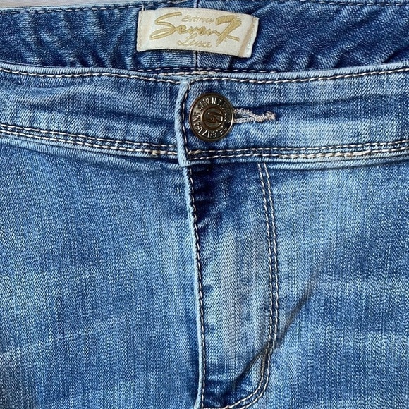 Seven7 Luxe Jean Capris - Picture 3 of 9